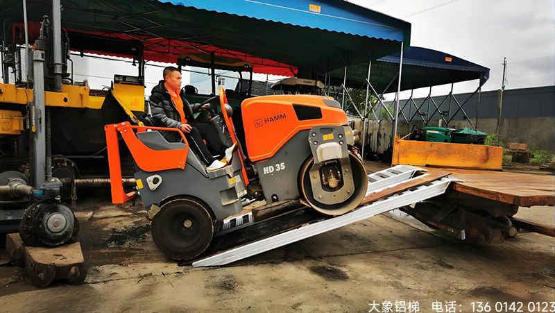 1767702448806021.jpg fHgmyBUsy.jpg